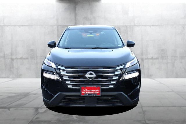 Nissan Rogue Vehicle Image 04