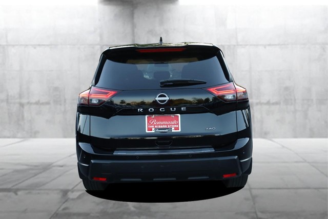 Nissan Rogue Vehicle Image 06