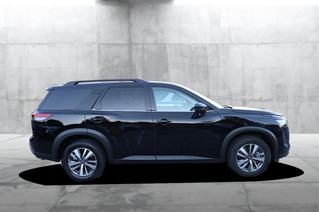 Nissan Pathfinder Vehicle Image 05
