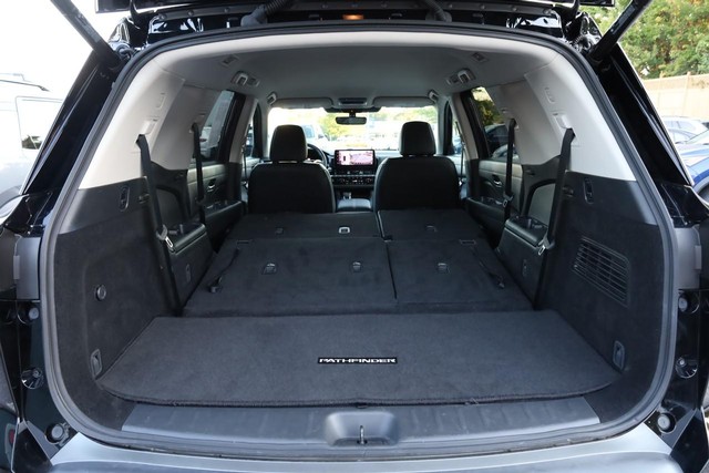 Nissan Pathfinder Vehicle Image 09