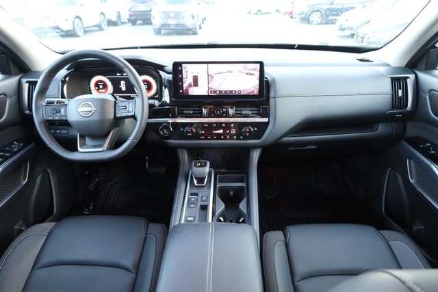 Nissan Pathfinder Vehicle Image 25