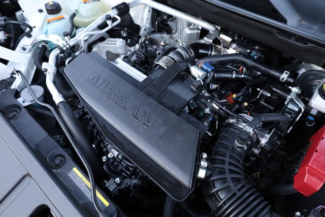 Nissan Rogue Vehicle Full-screen Gallery Image 25