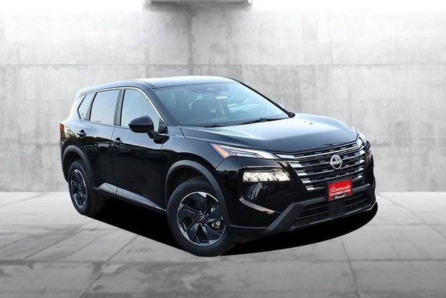 Nissan Rogue Vehicle Full-screen Gallery Image 2