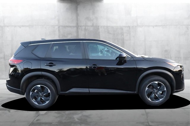 Nissan Rogue Vehicle Full-screen Gallery Image 5