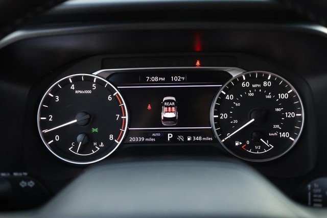 Nissan Rogue Vehicle Full-screen Gallery Image 10