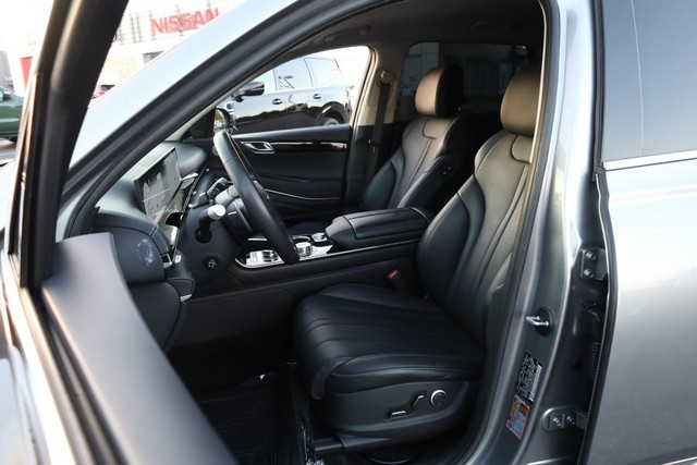 Genesis GV80 Vehicle Full-screen Gallery Image 08