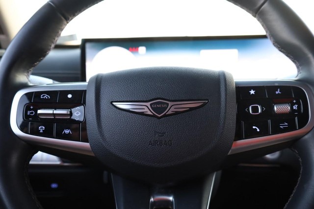 Genesis GV80 Vehicle Full-screen Gallery Image 09