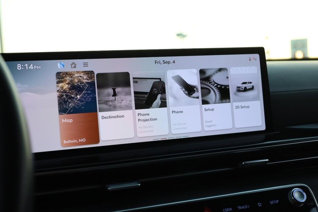 Genesis GV80 Vehicle Full-screen Gallery Image 11