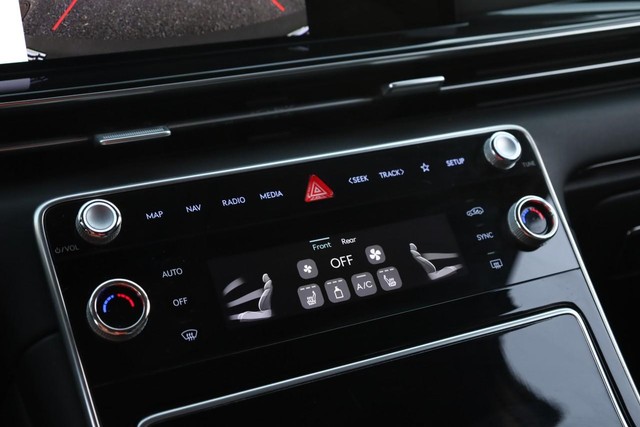 Genesis GV80 Vehicle Full-screen Gallery Image 14