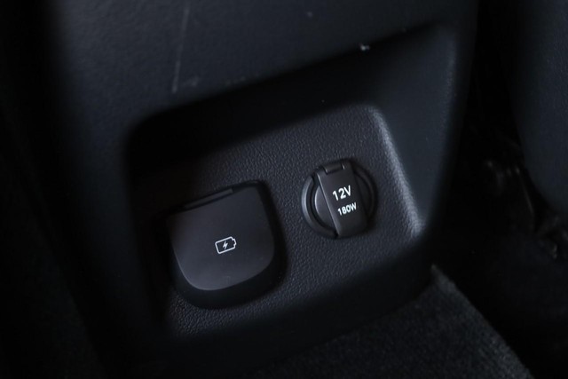 Genesis GV80 Vehicle Full-screen Gallery Image 24