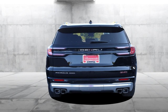 GMC Acadia Vehicle Full-screen Gallery Image 06