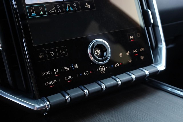 GMC Acadia Vehicle Full-screen Gallery Image 18
