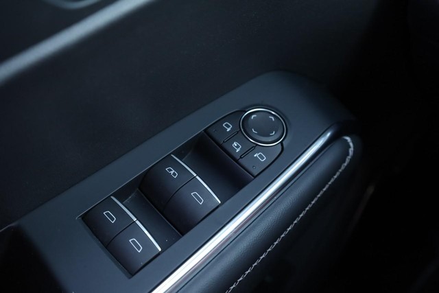 GMC Acadia Vehicle Full-screen Gallery Image 22
