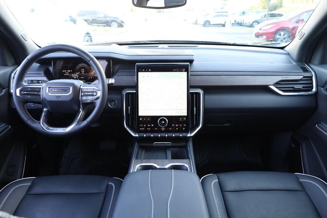 GMC Acadia Vehicle Full-screen Gallery Image 28