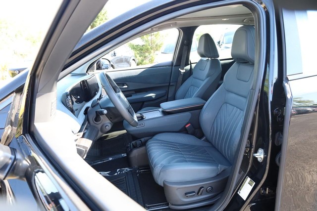 Nissan ARIYA Vehicle Full-screen Gallery Image 8