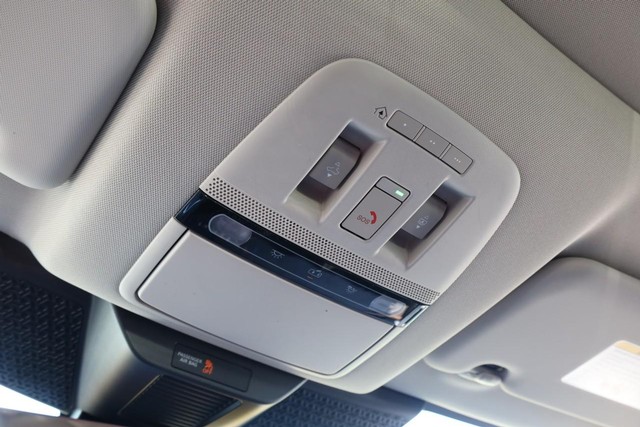 Nissan ARIYA Vehicle Full-screen Gallery Image 17