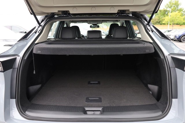 Nissan ARIYA Vehicle Full-screen Gallery Image 7
