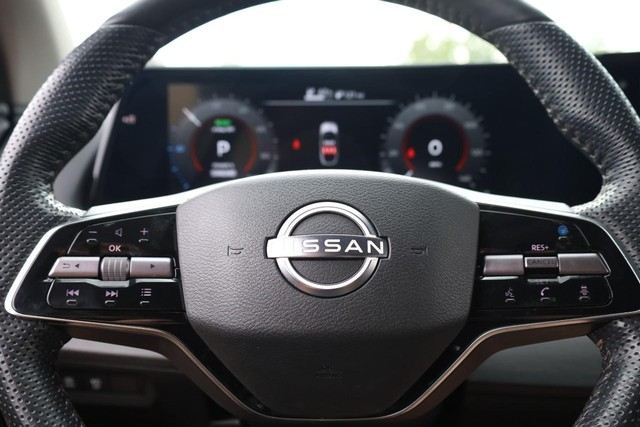 Nissan ARIYA Vehicle Full-screen Gallery Image 9