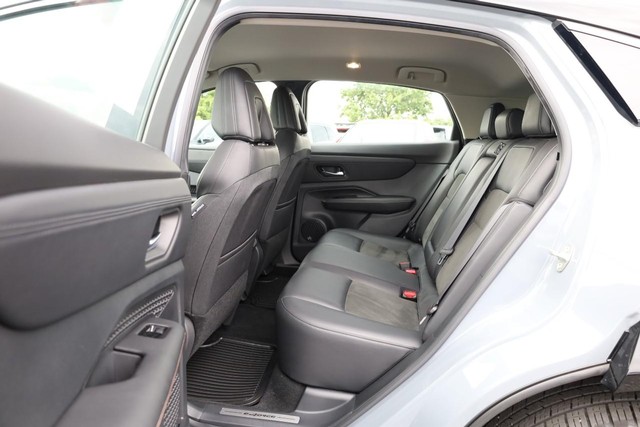 Nissan ARIYA Vehicle Full-screen Gallery Image 22