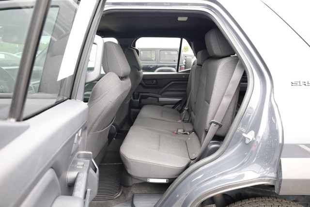 Toyota 4Runner Vehicle Image 21