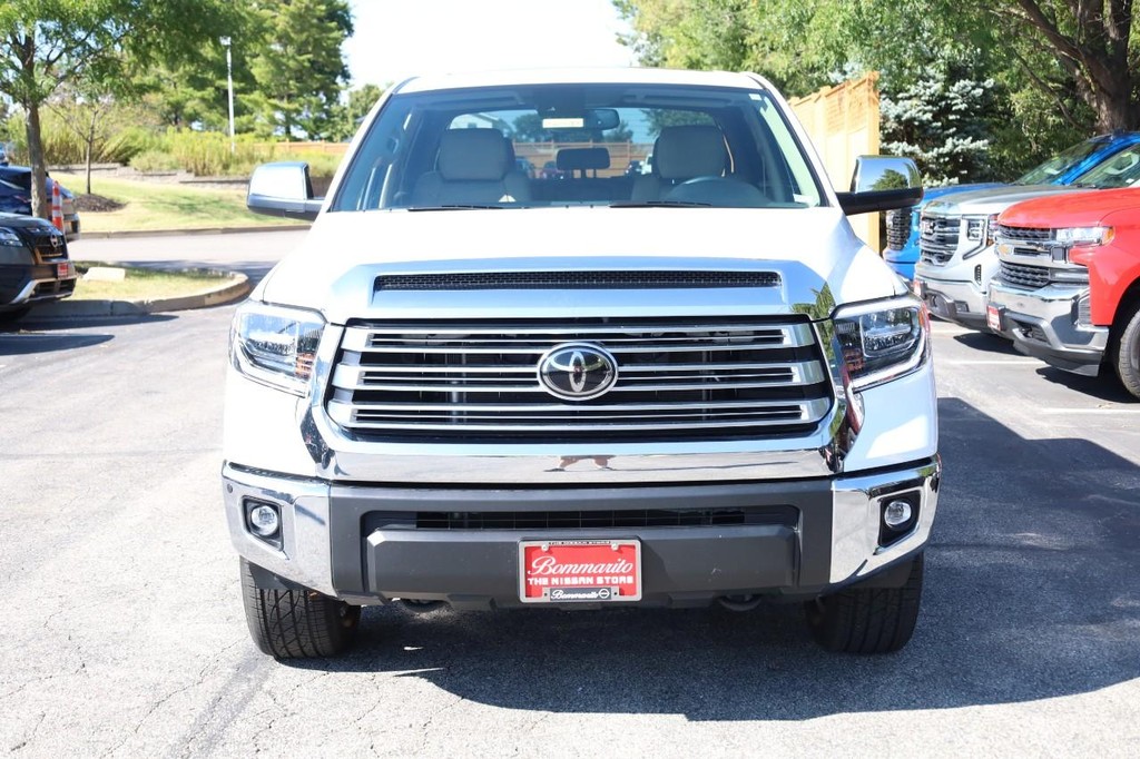Toyota Tundra 4WD Vehicle Full-screen Gallery Image 4