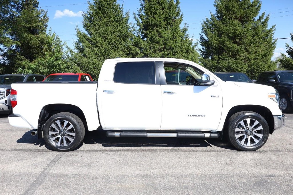 Toyota Tundra 4WD Vehicle Full-screen Gallery Image 5
