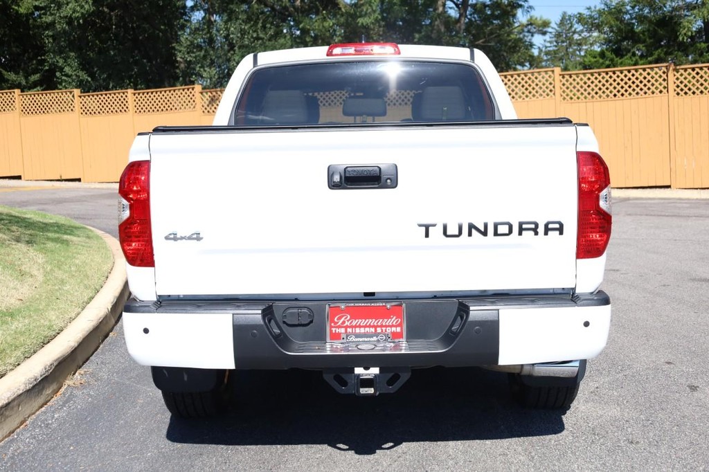 Toyota Tundra 4WD Vehicle Full-screen Gallery Image 6