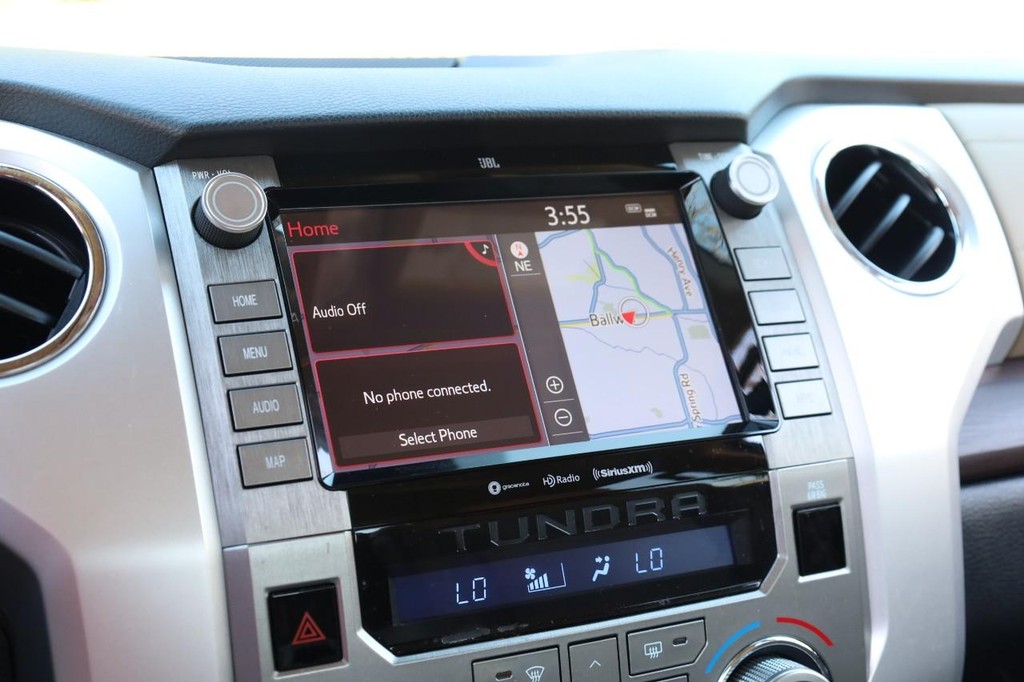 Toyota Tundra 4WD Vehicle Full-screen Gallery Image 12