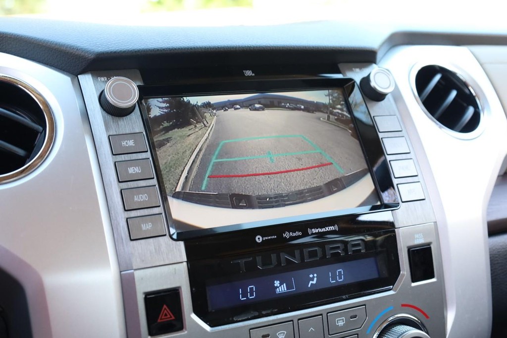 Toyota Tundra 4WD Vehicle Full-screen Gallery Image 14