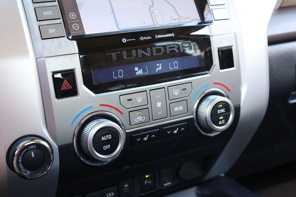 Toyota Tundra 4WD Vehicle Full-screen Gallery Image 15