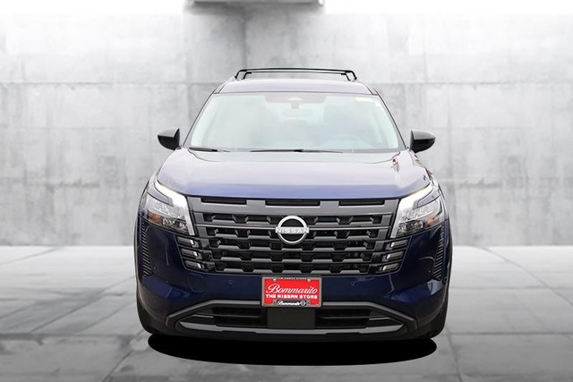 Nissan Pathfinder Vehicle Image 04