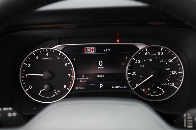 Nissan Pathfinder Vehicle Image 12