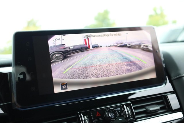 Nissan Pathfinder Vehicle Image 14