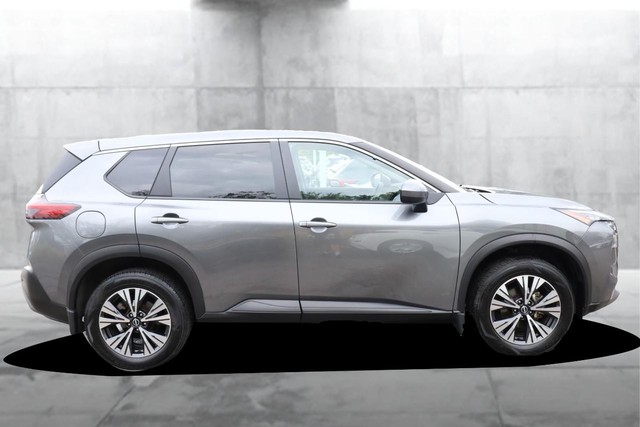 Nissan Rogue Vehicle Image 04