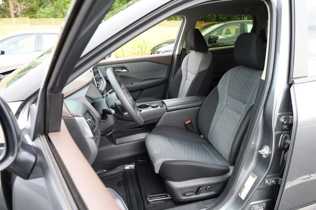 Nissan Rogue Vehicle Image 07
