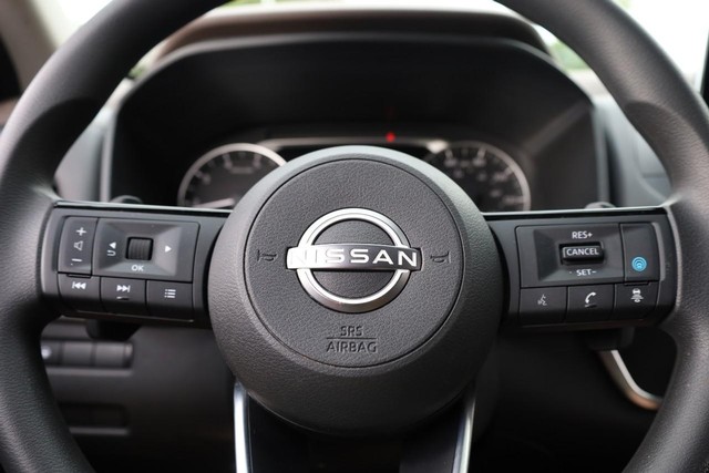 Nissan Rogue Vehicle Image 08