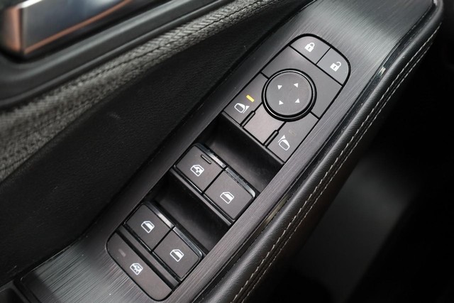 Nissan Rogue Vehicle Image 16