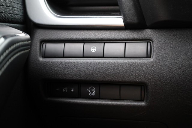 Nissan Rogue Vehicle Image 17