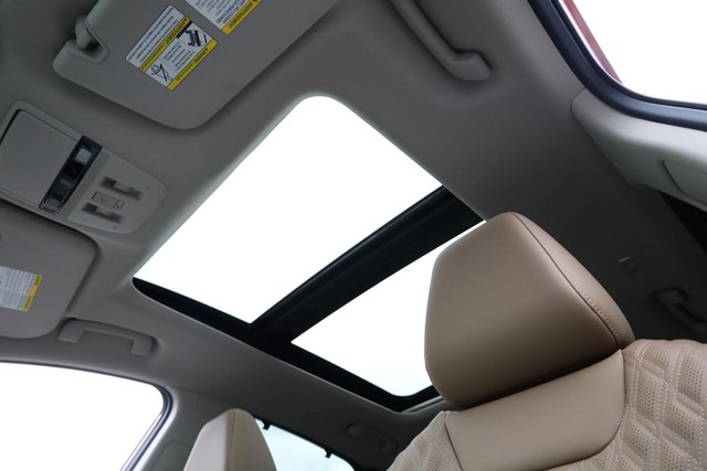 Nissan Murano Vehicle Full-screen Gallery Image 10