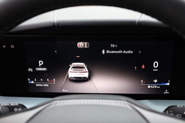 Nissan Murano Vehicle Full-screen Gallery Image 13