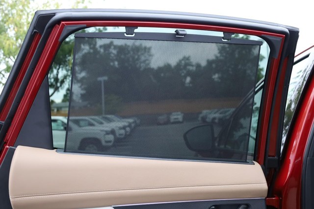 Nissan Murano Vehicle Full-screen Gallery Image 27