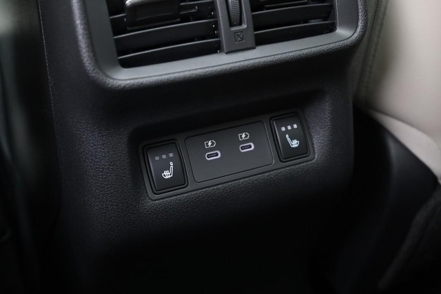 Nissan Murano Vehicle Full-screen Gallery Image 28
