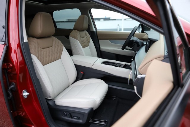 Nissan Murano Vehicle Full-screen Gallery Image 31
