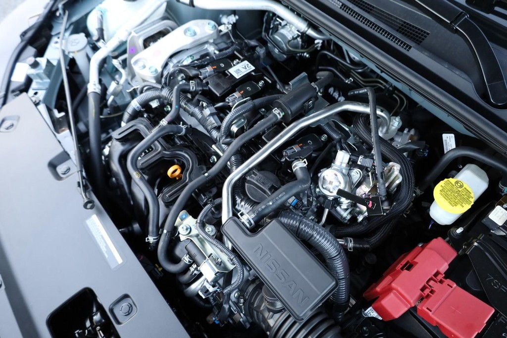 Nissan Sentra Vehicle Full-screen Gallery Image 26