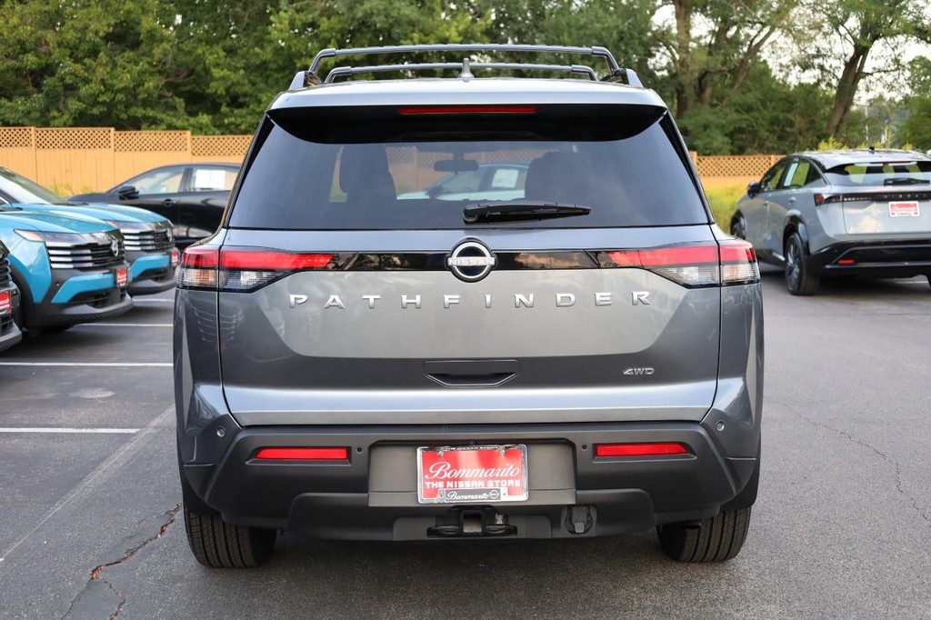 Nissan Pathfinder Vehicle Image 06
