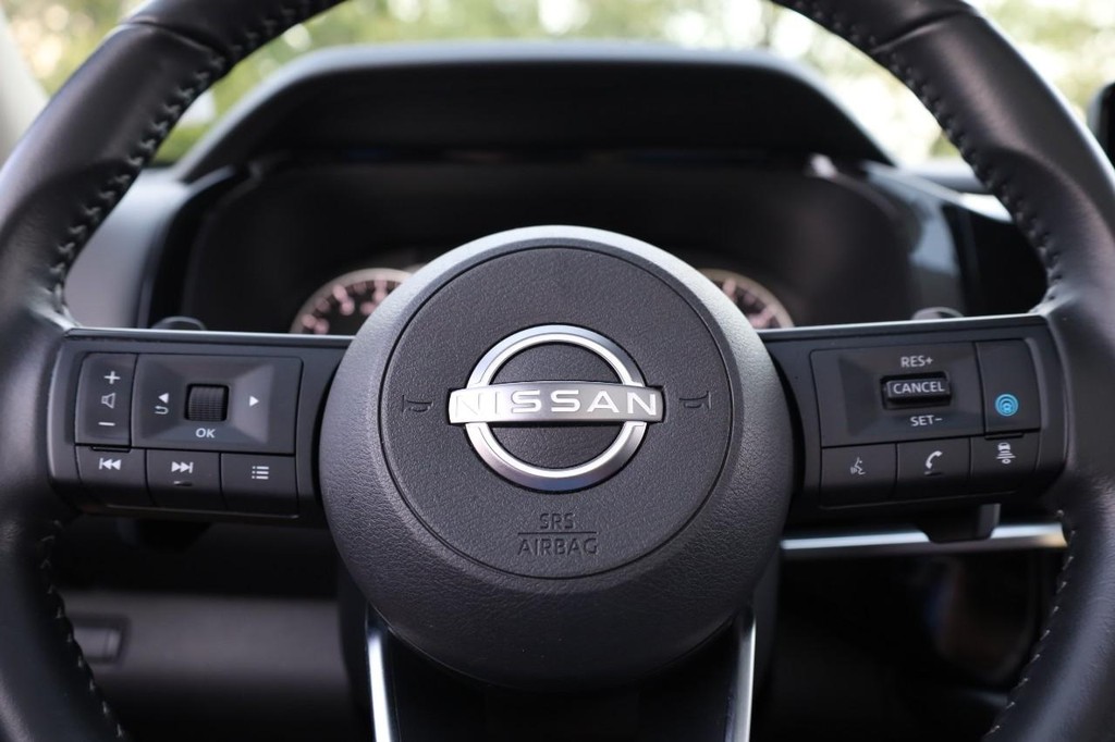 Nissan Pathfinder Vehicle Image 13