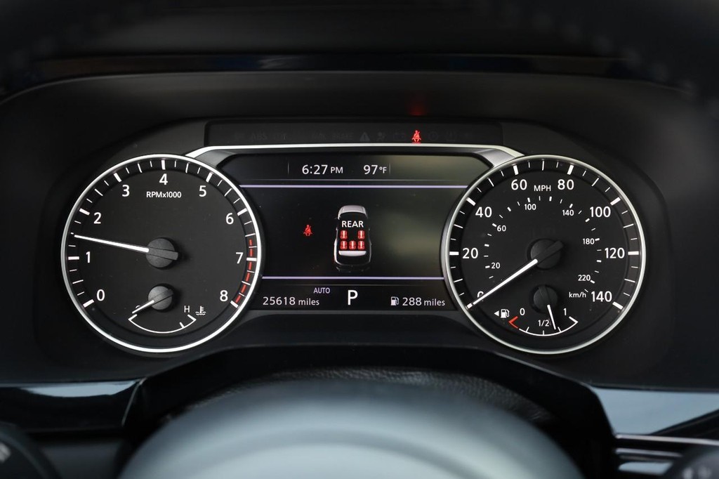 Nissan Pathfinder Vehicle Image 14