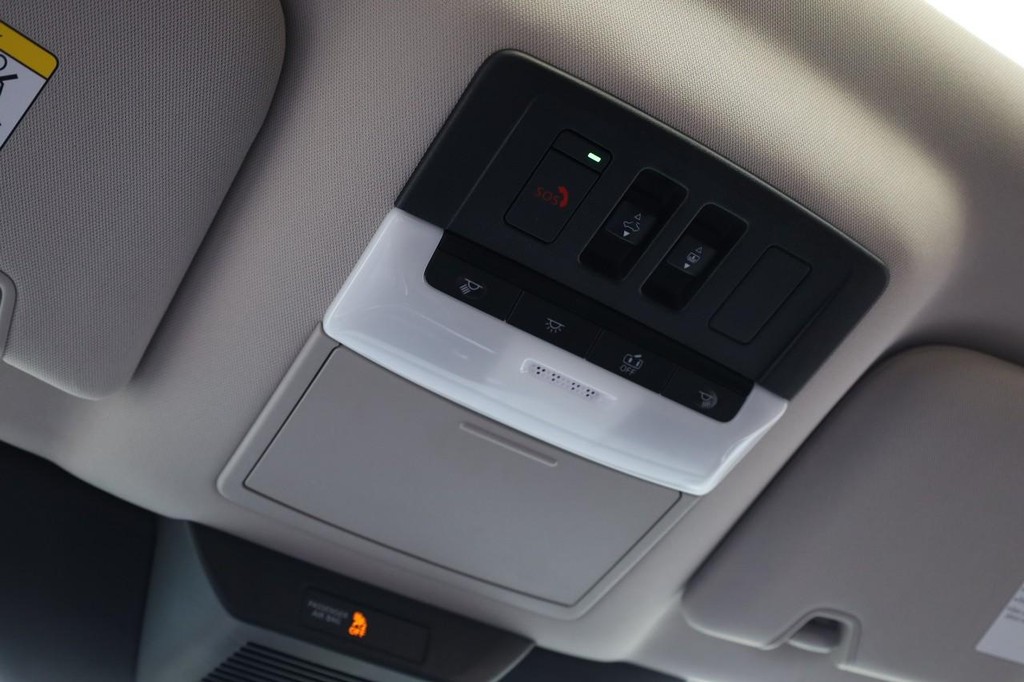 Nissan Pathfinder Vehicle Image 20