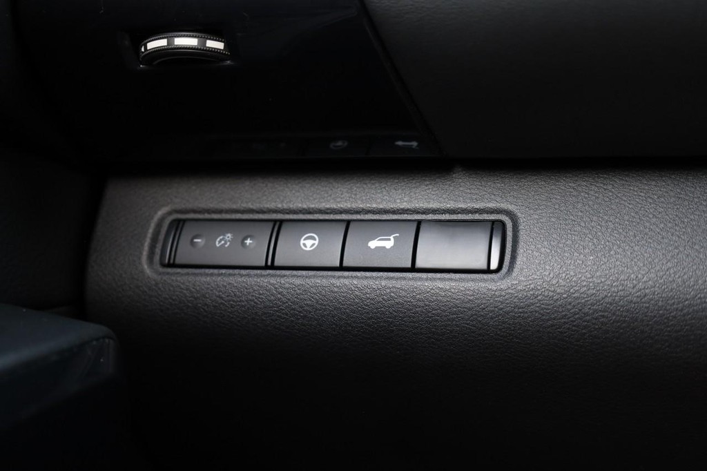 Nissan Pathfinder Vehicle Image 22