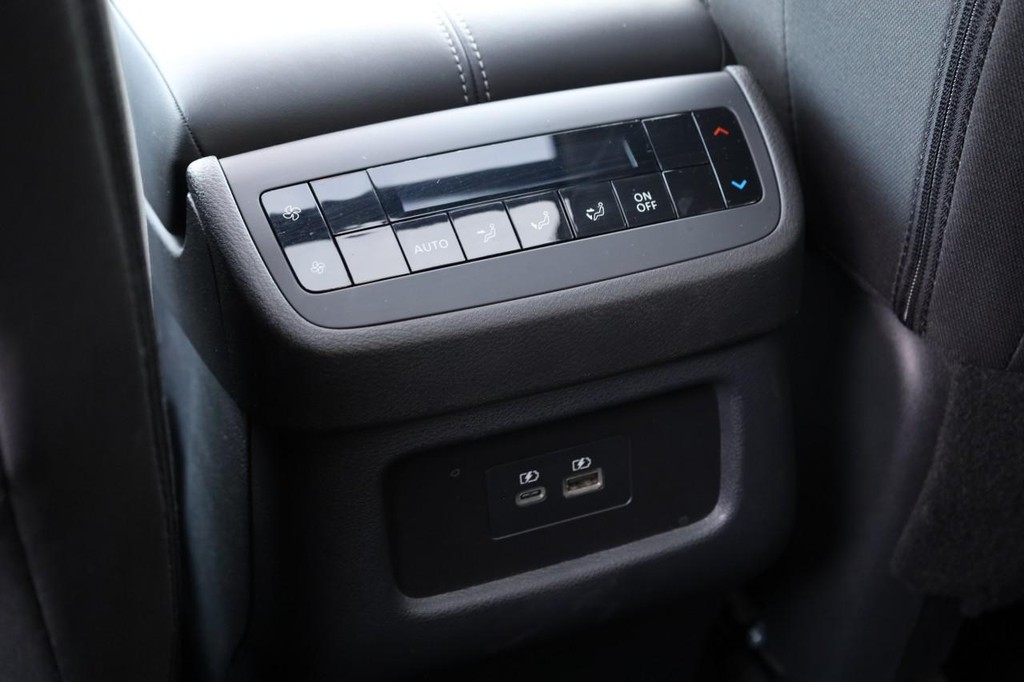 Nissan Pathfinder Vehicle Image 25